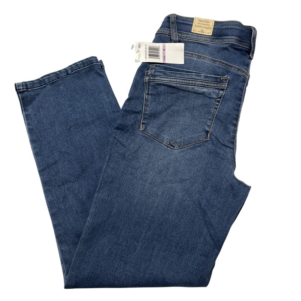Democracy Jeans Slim Ankle Denim Size 6 Medium Wash Slimming Mid Rise Comfort